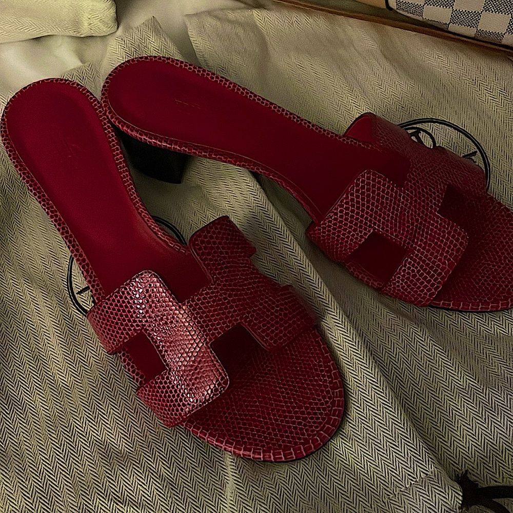 Hermes oasis sandals in lizard